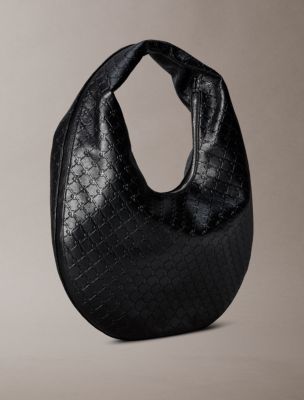 Женская сумка Calvin Klein Monogram Embossed Shoulder, цвет: Чёрный — фото 2