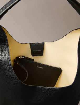 Женские сумки Calvin Klein CK Lock Large Shoulder — фото 3