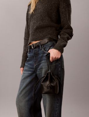 Женские сумки Calvin Klein Bold Monogram Mini Bucket Crossbody — фото 4