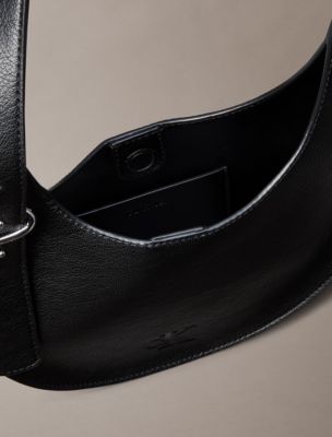 Женские сумки Calvin Klein Crescent Asymmetrical Shoulder — фото 3