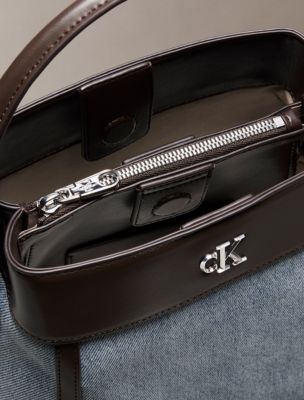 Женские сумки Calvin Klein Monogram Hardware Denim Bucket — фото 3