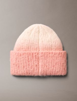 Женская шапка Calvin Klein Monologo Ombre Rib Beanie, цвет: Кешью / Рубиновый красный — фото 2
