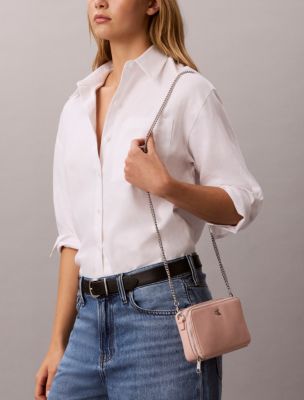Женские сумки Calvin Klein Minimal Monogram Camera — фото 5