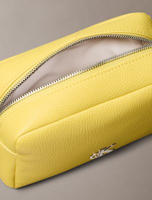 【公式】 Archive Hardware Camera Bag | Calvin Klein キャラクターグッズ