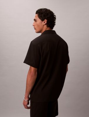 Мужские рубашки Calvin Klein Solid Seersucker Classic Button-Down Shirt — фото 5