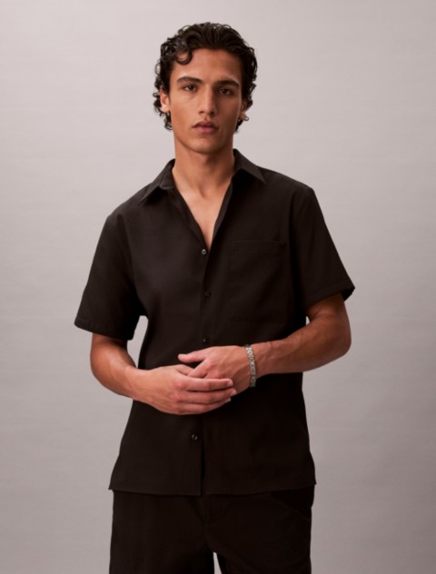 Мужские рубашки Calvin Klein Solid Seersucker Classic Button-Down Shirt