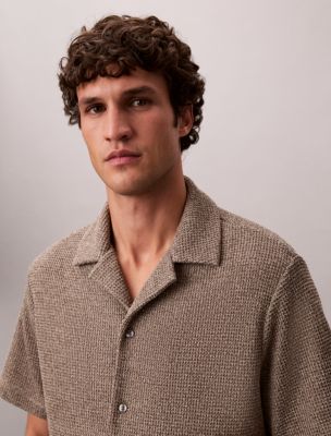 Мужская рубашка Calvin Klein Mesh Camp Collar Easy, цвет: Кешью — фото 2