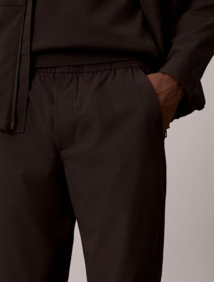 Мужские брюки Calvin Klein Slim Tech Pull-On Dobby Pants — фото 2