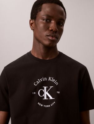 Мужские футболки Calvin Klein Varsity Crest Logo Graphic Tee — фото 3