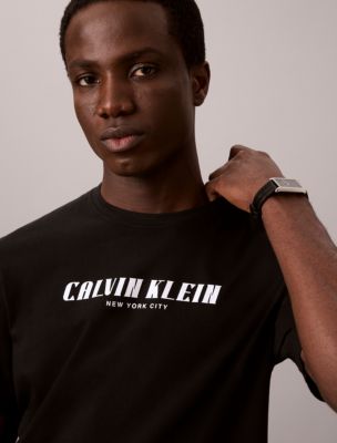 Мужская футболка Calvin Klein Slanted Calvin Logo Graphic, цвет: Чёрный — фото 2