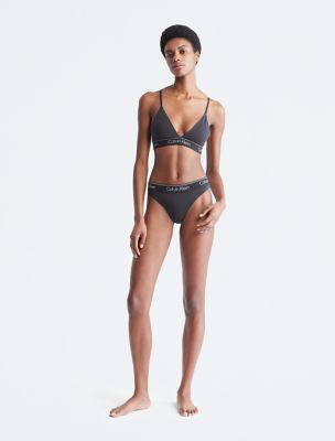 Calvin Klein Womens Athletic Lightly Lined Triangle Bralette : :  Clothing, Shoes & Accessories