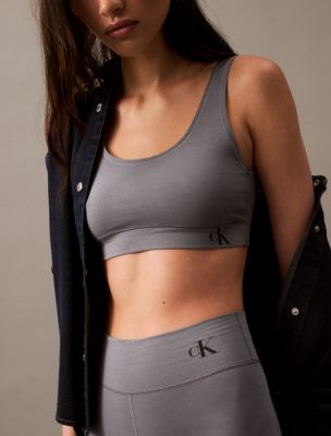 https://calvinklein.scene7.com/is/image/CalvinKlein/52267086_030_alternate3