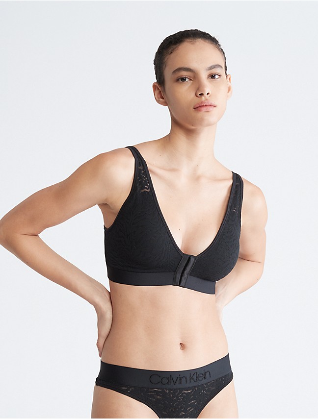 The Calvin Klein Sports Bra Or How To Be Sexy And Sporty?