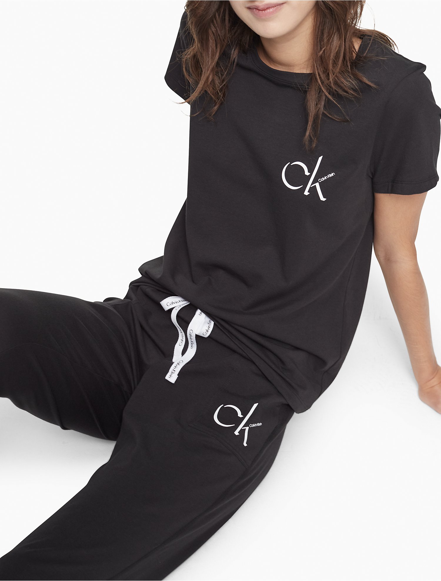 Carousel Logo Sleep T-Shirt + Sleep Joggers Set | Calvin Klein® USA