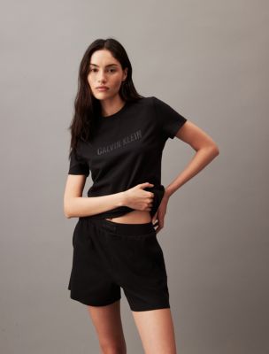 https://calvinklein.scene7.com/is/image/CalvinKlein/54017132_001_main