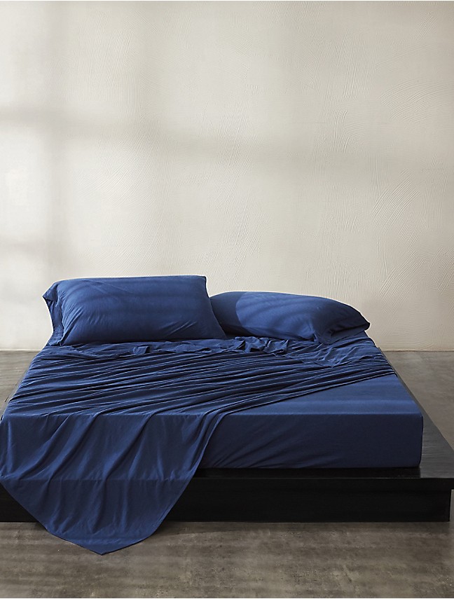 Modern Cotton Bedding from Calvin Klein Home - COOL HUNTING®
