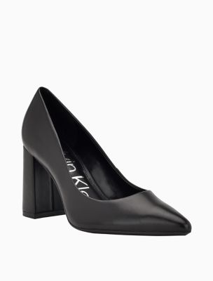 Calvin klein women's hot sale gwenith detail dress pumps