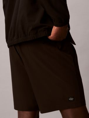 Мужские шорты Calvin Klein Graphic Monogram Woven Shorts — фото 5
