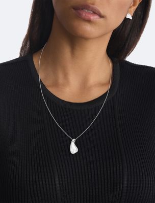 Minimalist Organic Shape Necklace 2