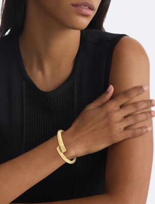 Sculptural Round Bangle 3
