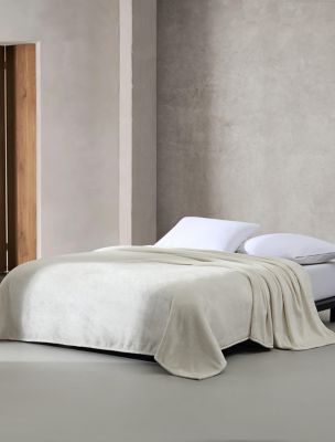 Core Plush Blanket, Ivory