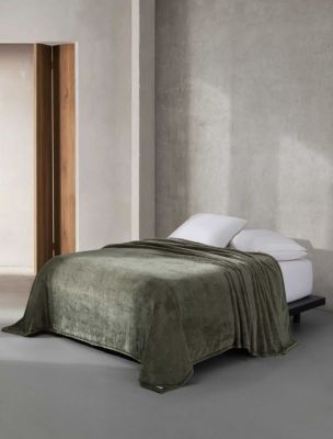 Core Plush Blanket, Olive Green
