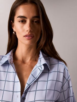Женская атласная рубашка Calvin Klein в клетку на пуговицах, цвет: Crystblu/Tnavy — фото 4