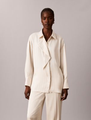 Женская атласная рубашка Calvin Klein в полоску с драпированным воротом, цвет: Морская соль — фото 1