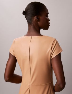 Женское платье-футляр Calvin Klein миди со швами, цвет: Palomino — фото 5