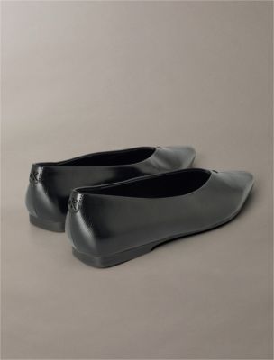 Женские туфли Calvin Klein Gemeen на плоской подошве с острым мысом, цвет: Чёрный — фото 3