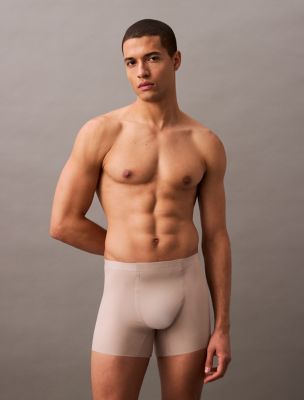 Invisibles Ultra Light Boxer Brief, Atmosphere