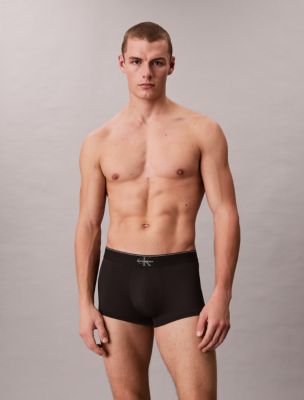 Бельё Calvin Klein Graphic Monogram Microfiber Stretch Low Rise Trunk — фото 4