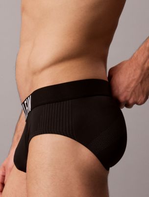 Трусы-брифы Intense Power Hip для мужчин — Calvin Klein, цвет: Чёрный — фото 3