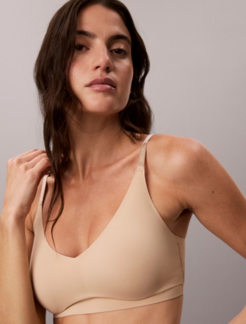 Бра Invisibles Lightly Lined, треугольные чашки — Calvin Klein
