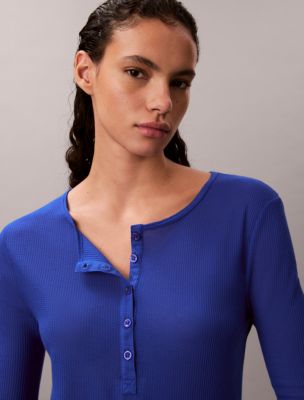 Женские футболки Calvin Klein Lightweight Waffle Henley T-Shirt — фото 3
